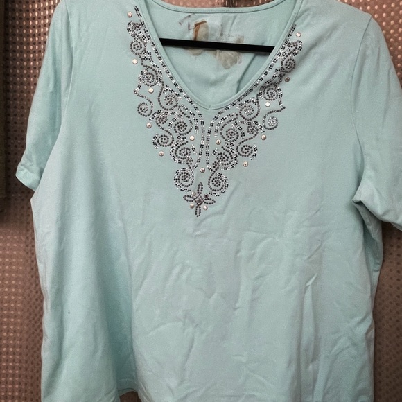 XL Assortment of Ladies XL Tops and Jackets - Picture 8 of 13